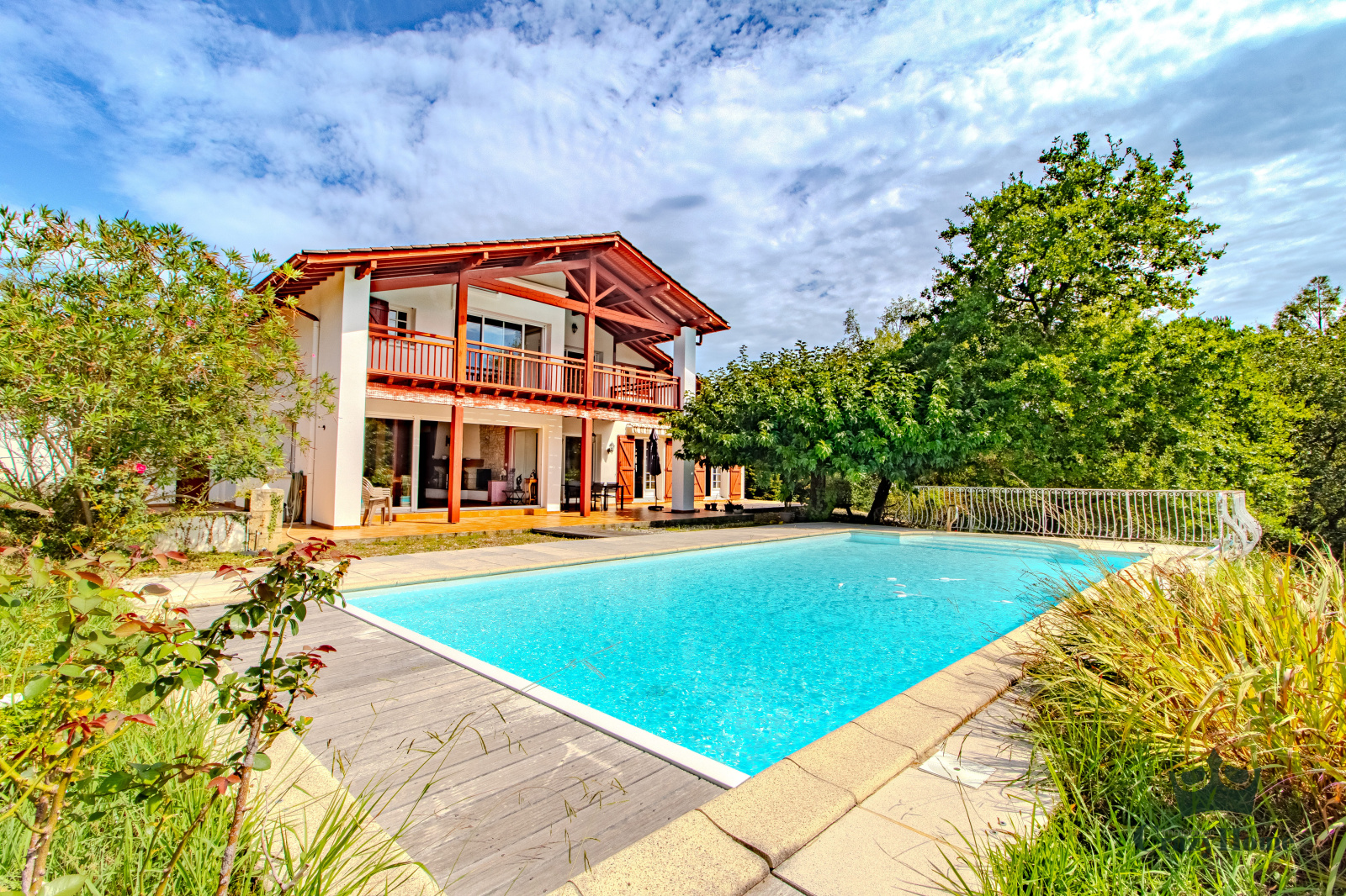 Maison 5 pièces 251 m² · à Cambo les Bains · 251 m² · 1 050 000 €